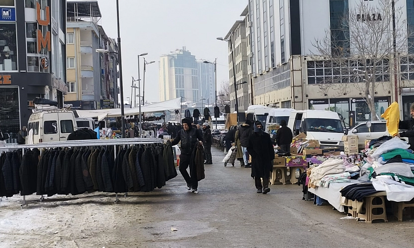 Pazar tezgahlarındaki fiyatlar dondu! 'Pazara giden eli boş dönüyor'