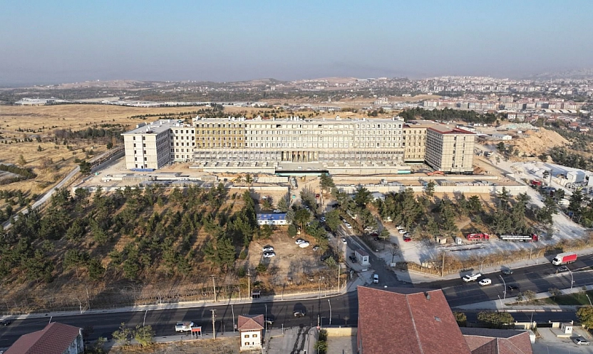Sözler yine tutulmadı: Malatya Adalet Sarayı adli yıla da yetişmedi!