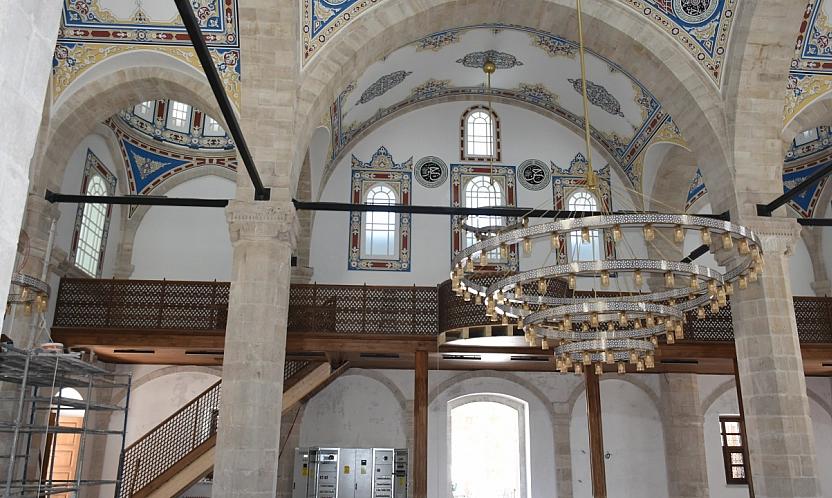 Taş taş numaralandırıldı, çelikle güçlendirildi! Yeni Cami'de ince işçilik yapılıyor