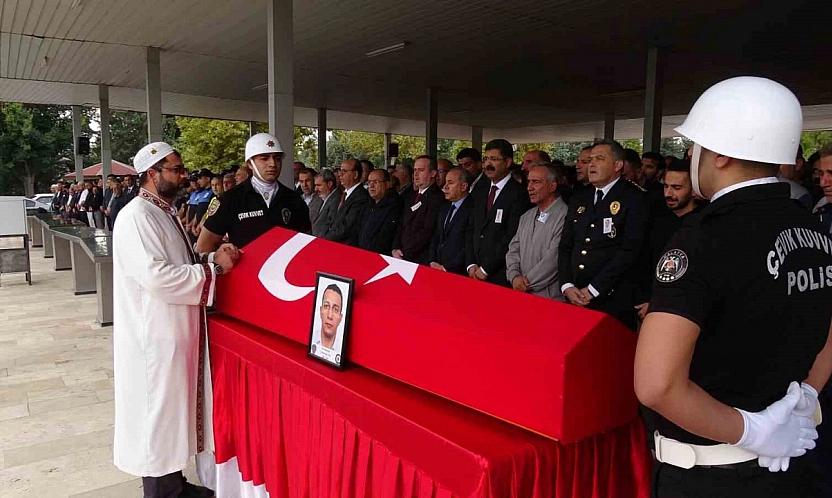 Hayatını kaybeden Malatyalı polis memuru Orhan Gazi Yetiş son yolculuğuna uğurlandı