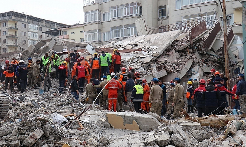 Enkazdan çıkarılan demir nereye gitti? Eski vali yardımcısından şok itiraf