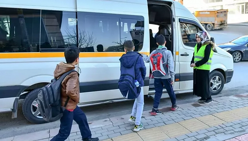 Öğrenci Velilerine Müjde: Büyükşehir Zammı Reddetti!
