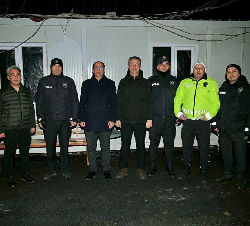 Başkan Geçit Yeni Yılda Depremzedeler ve Polis Ekipleriyle Buluştu!