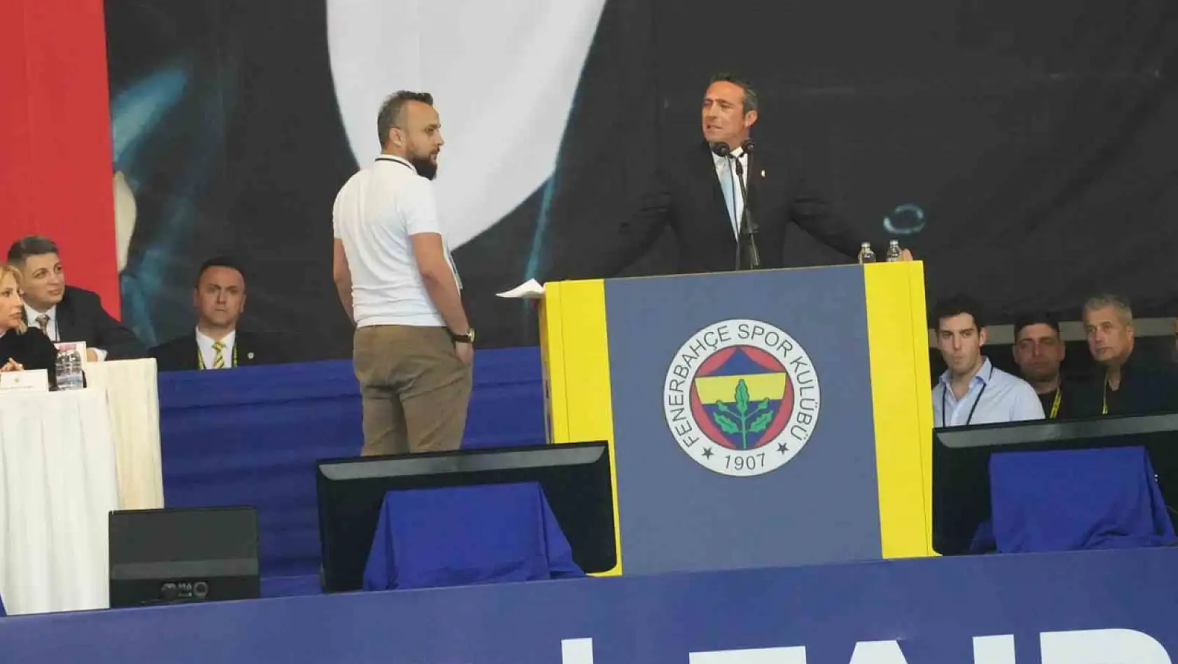Ali Koç'tan kaptanlara mesaj: 'Çıkın o şampiyonluğu bize getirin'