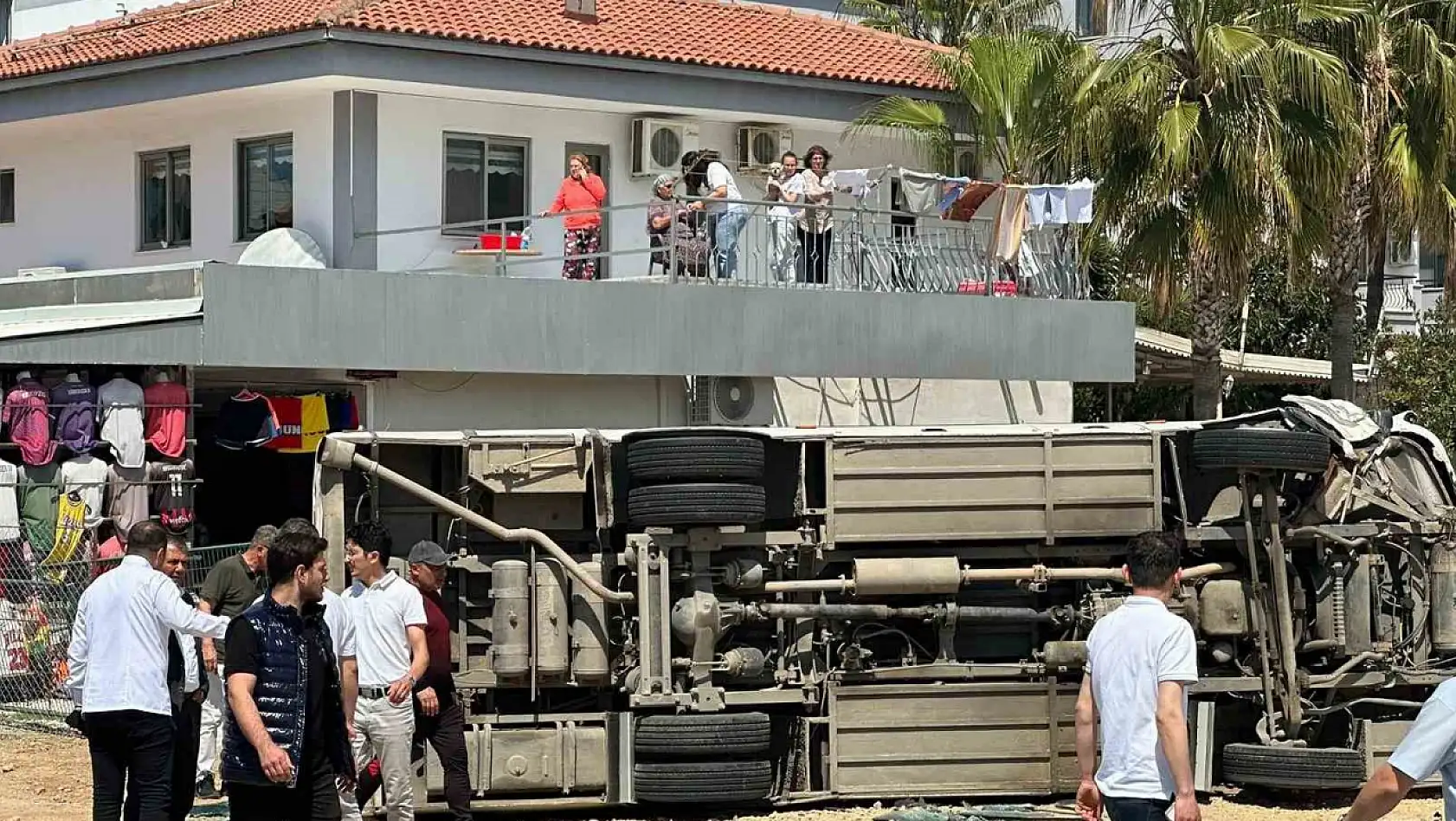 Antalya'da feci kaza! 29 yaralı