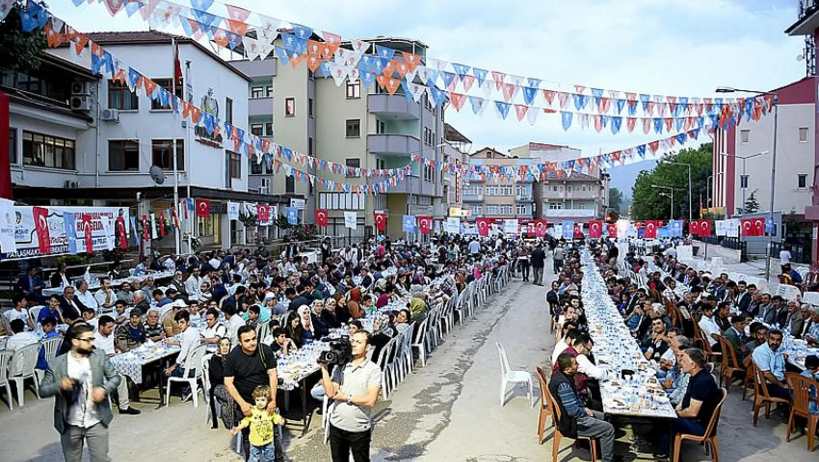 Büyükşehir'den meydan iftarı 