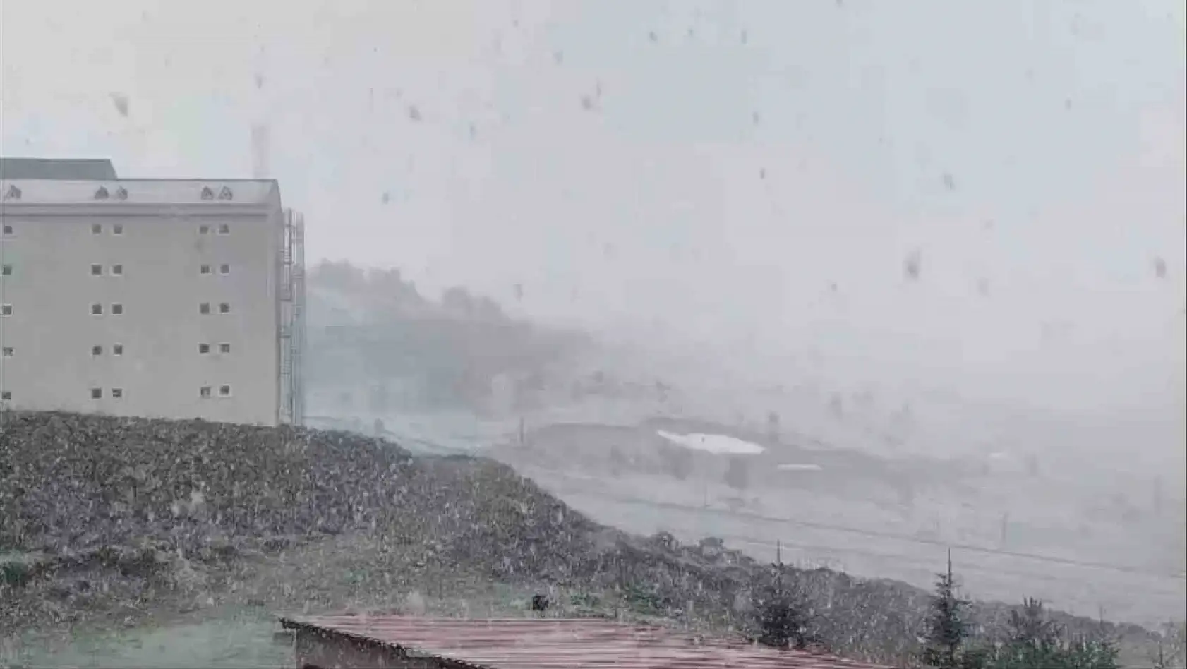 Bolu'da mayıs ayında kar sürprizi
