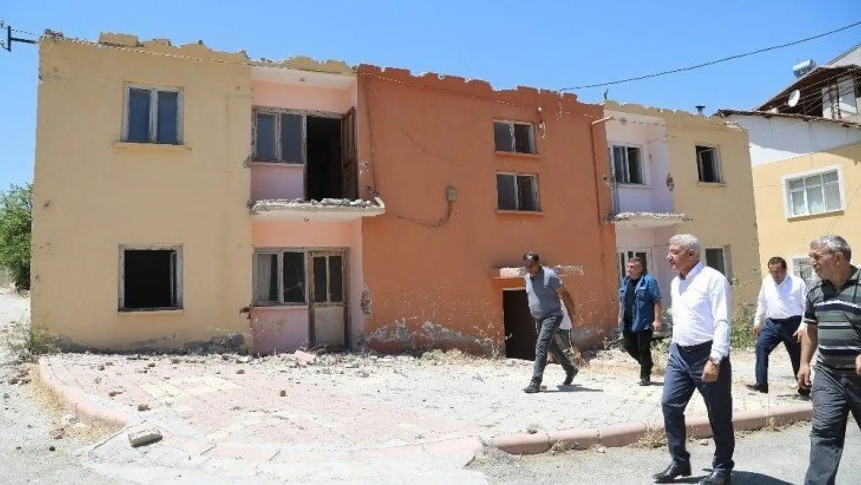 Orduzu Belediye Binası yıkıldı
