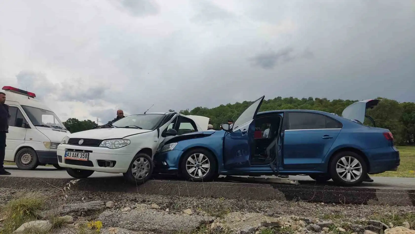 Emet-Hisarcık karayolunda kaza: 5 yaralı