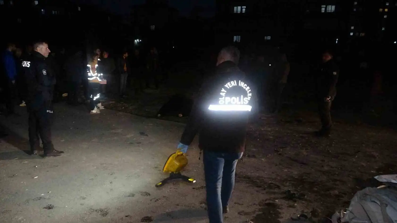 Malatya'da kamyonet yayaların arasına daldı 1 ölü, 1 yaralı