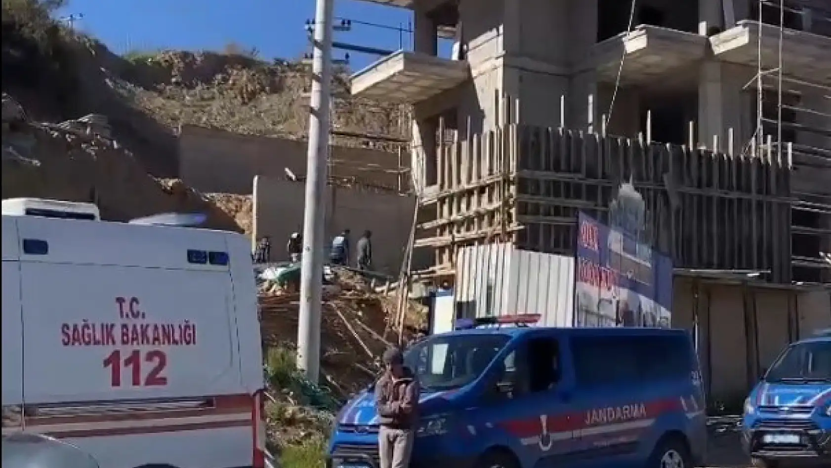 Antalya'da inşaattan düşen işçi öldü