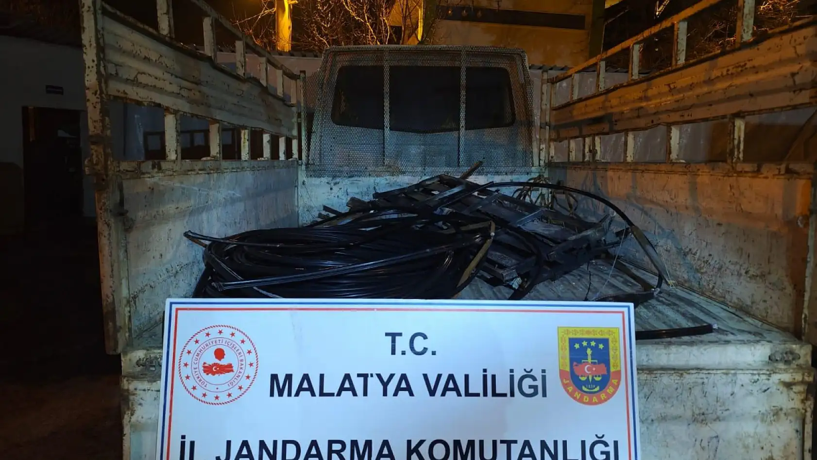 Malatya'da kablo hırsızlığı! 2 kişi suçüstü yakalandı