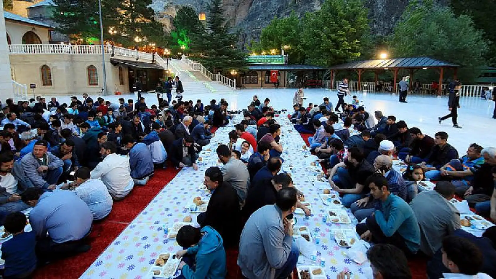 Somuncu Baba'da iftar 