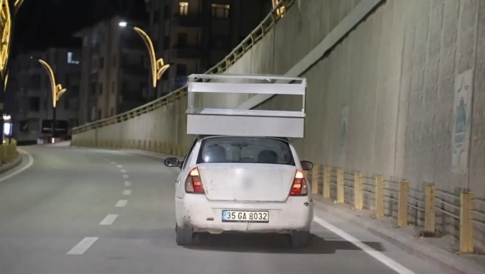 Aksaray'da polis, saygısızca araç kullanmaktan ceza yazdı