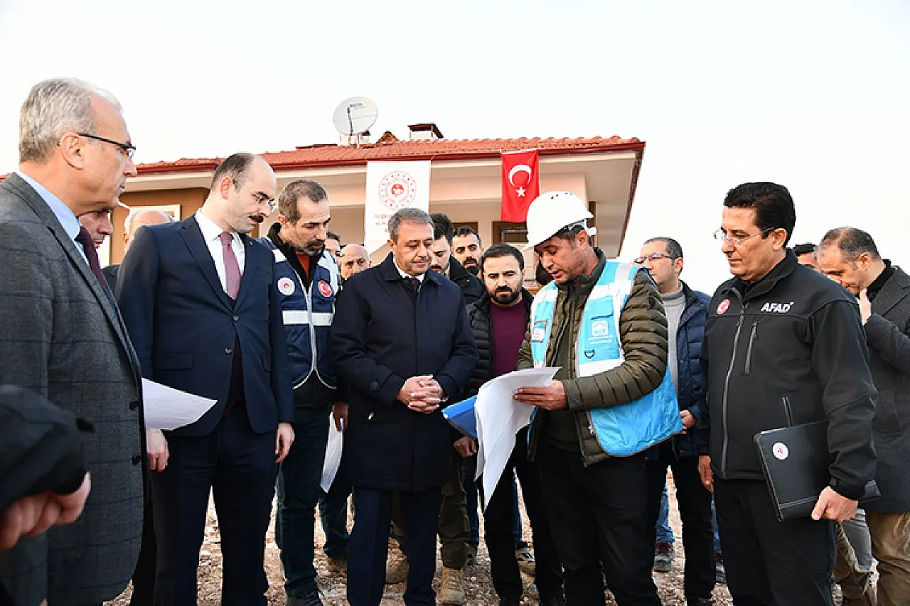 897 deprem konutu bu ay teslim edilecek!