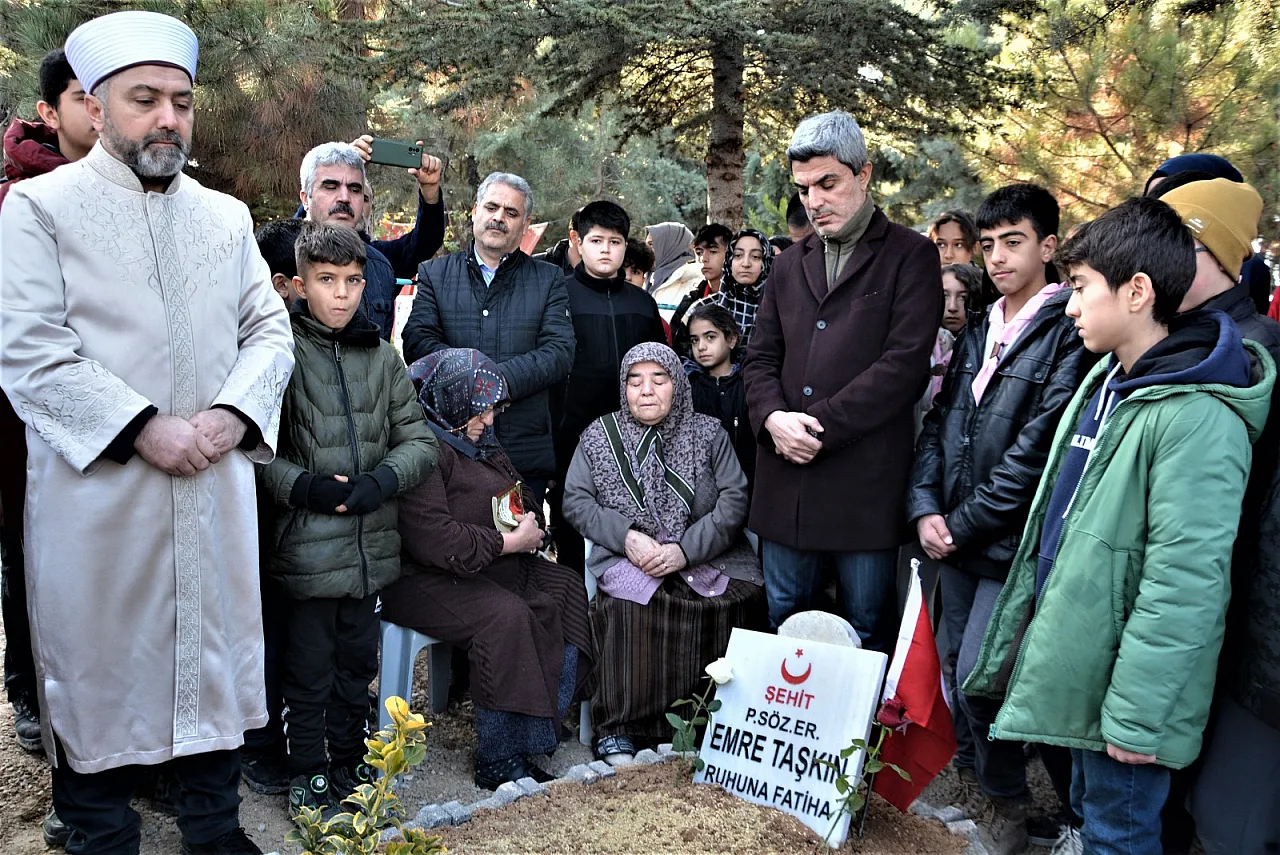 Malatya'da öğrenciler şehitliğe ziyaret