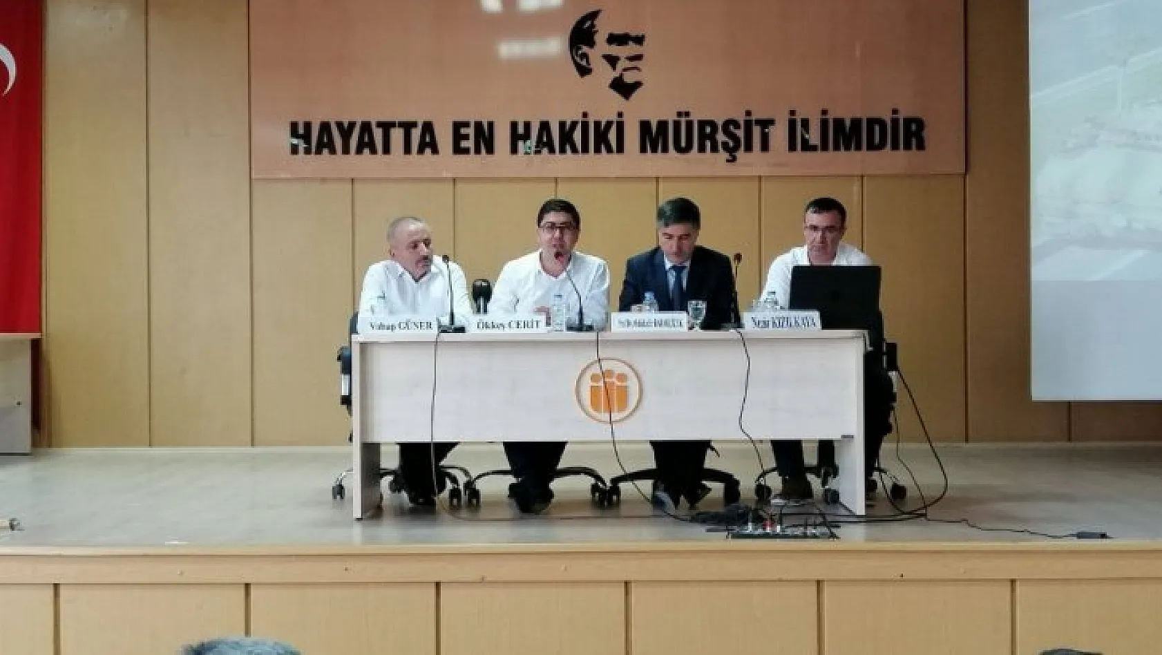 'Türkiye'de Darbeler, Yerel Basın ve 15 Temmuz' paneli düzenlendi
