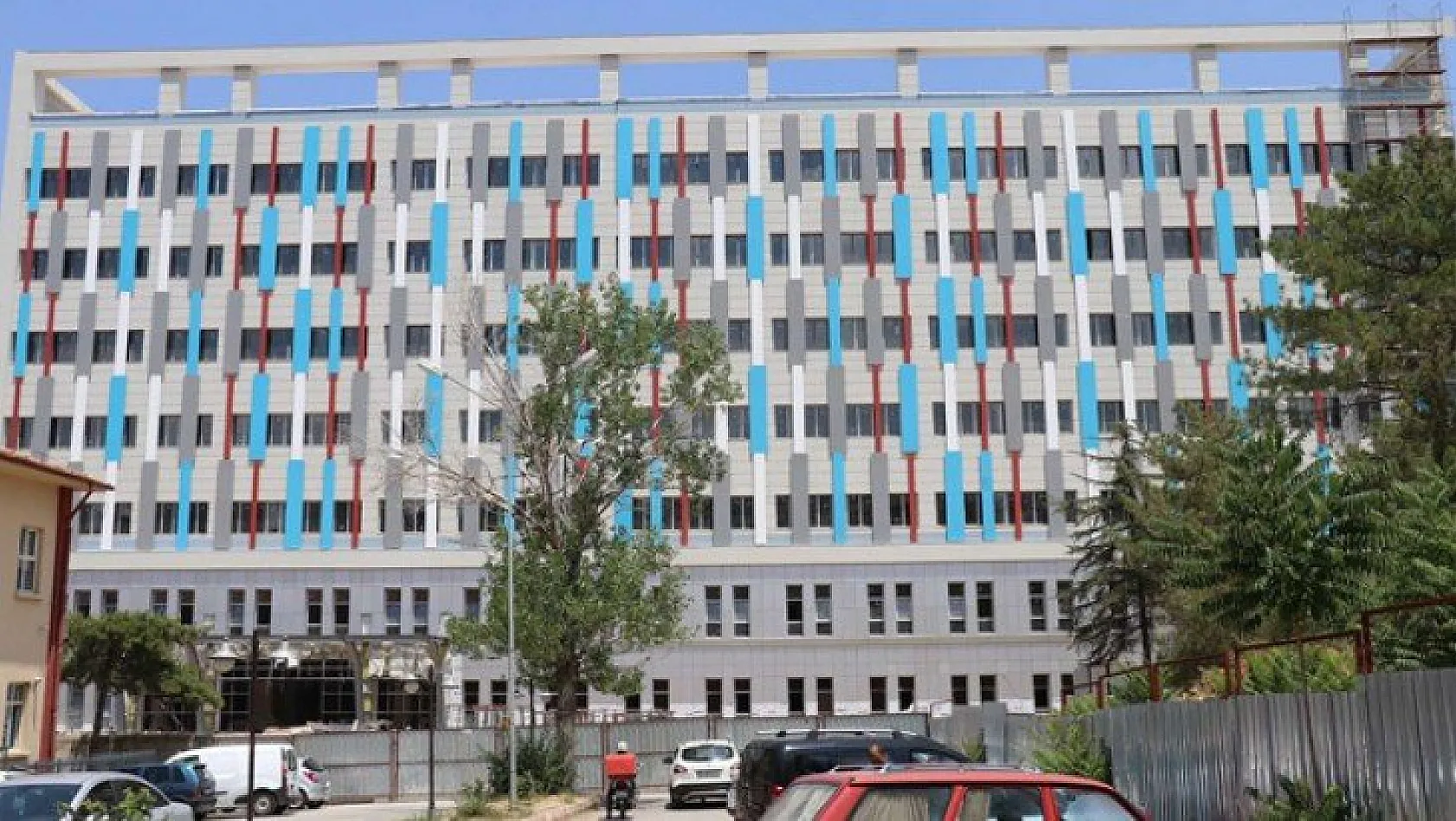 300 yataklı devlet hastanesi