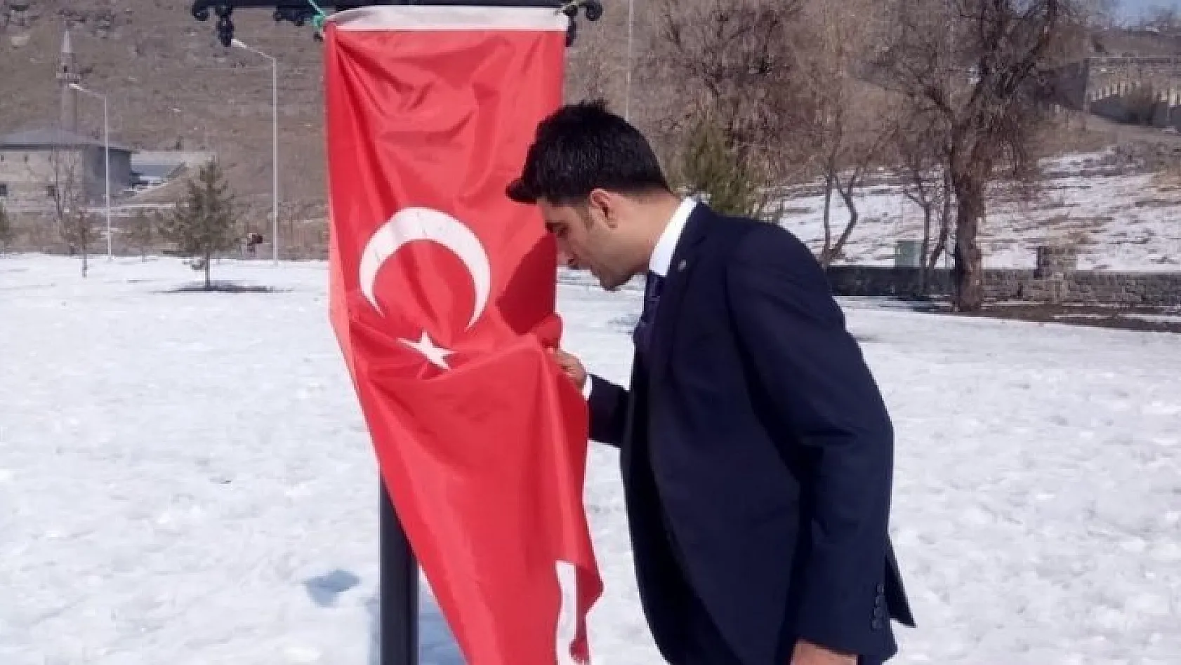 Mehmetçik'e al bayraklı destek