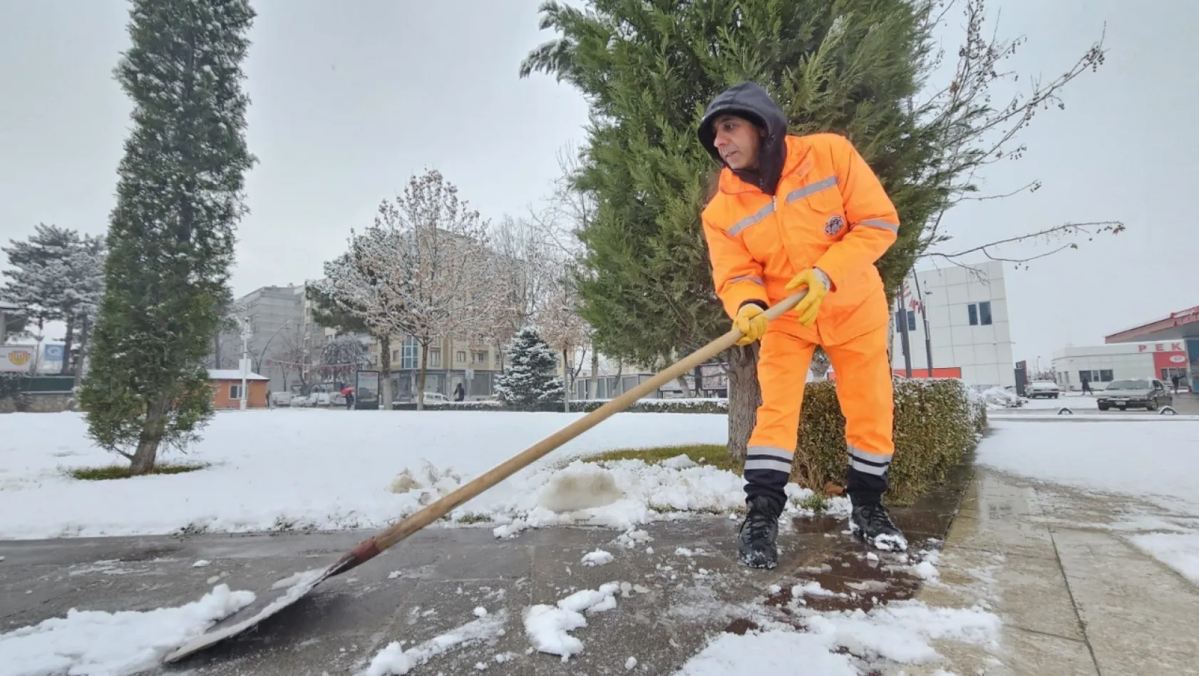 Malatya'da karla mücadele başladı