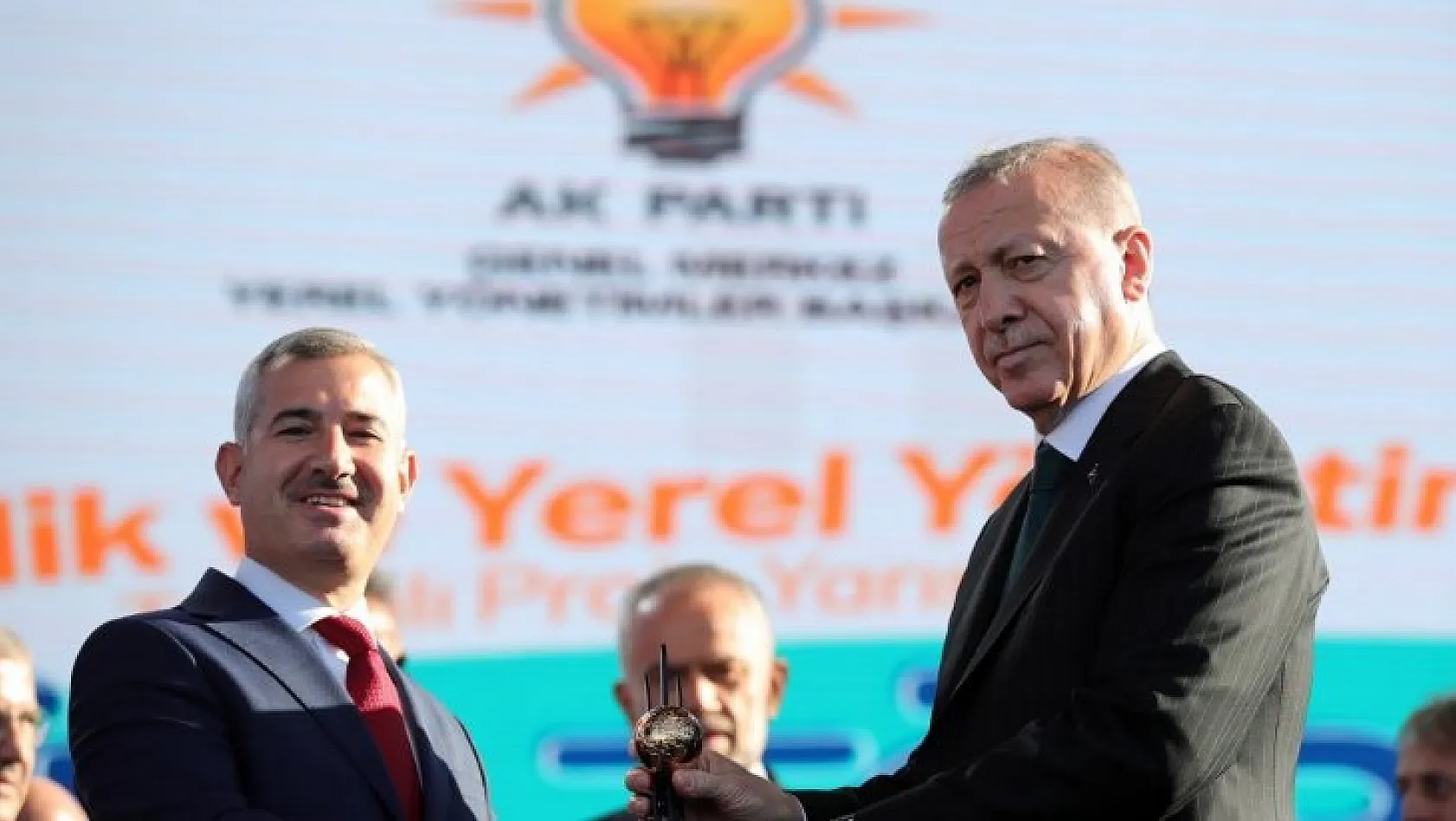 Cumhurbaşkanı Erdoğan'dan Çınar'a ödül