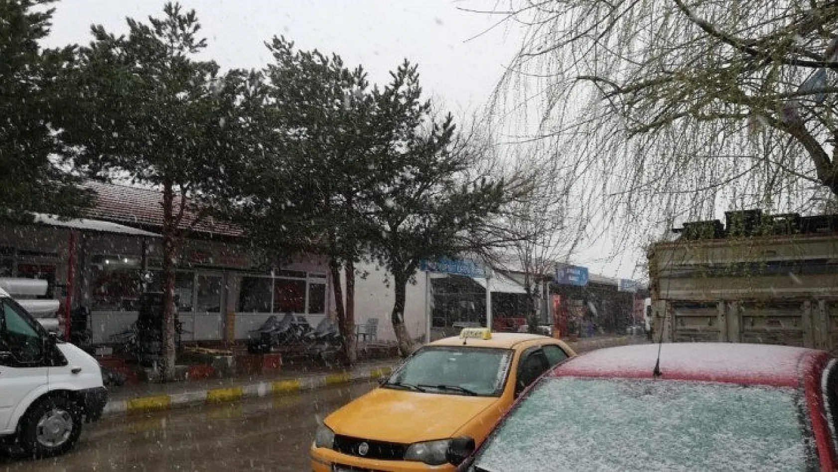 Arguvan'da kar etkili oldu