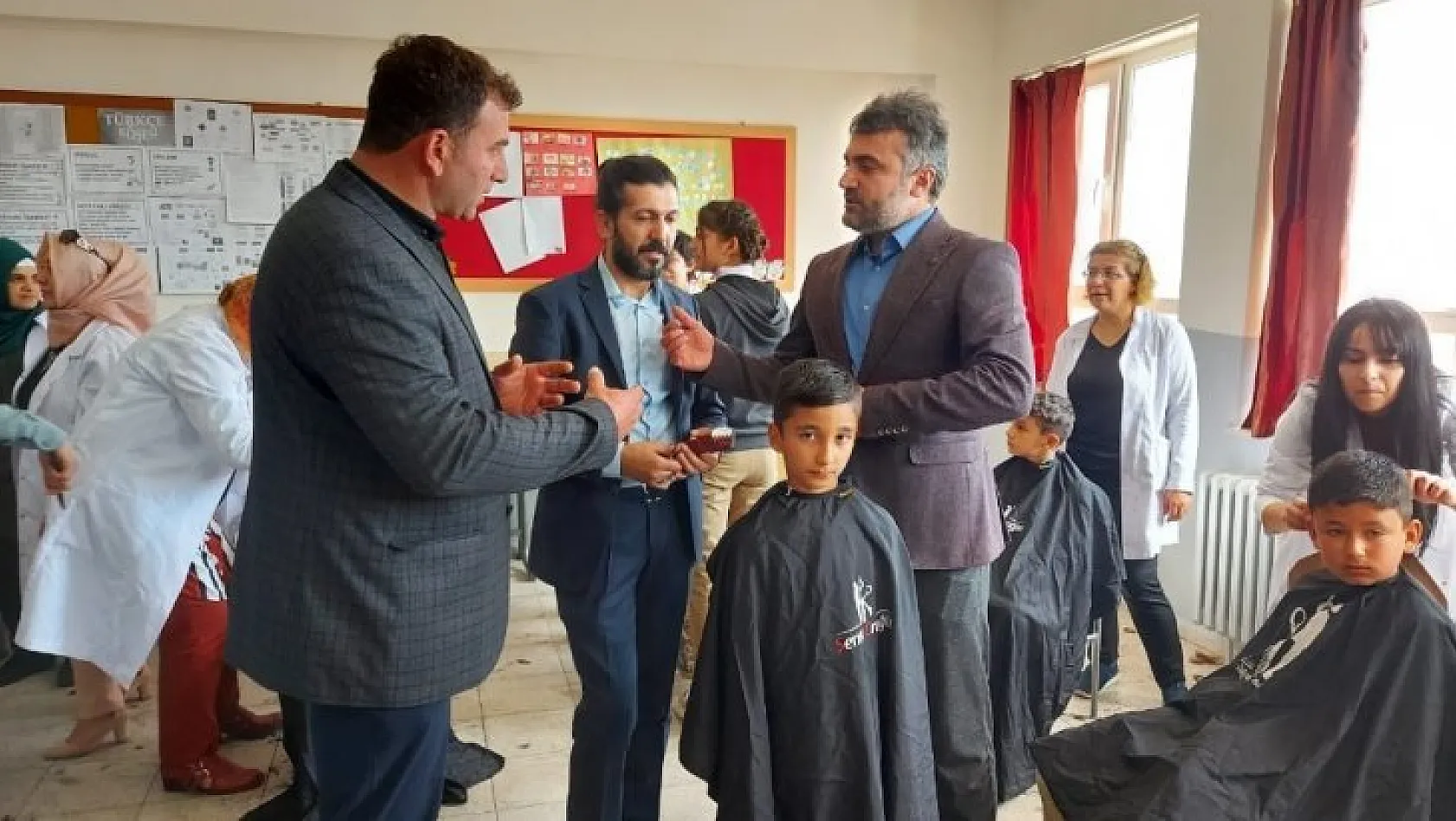 Köy okullarındaki öğrencilere ücretsiz saç bakımı