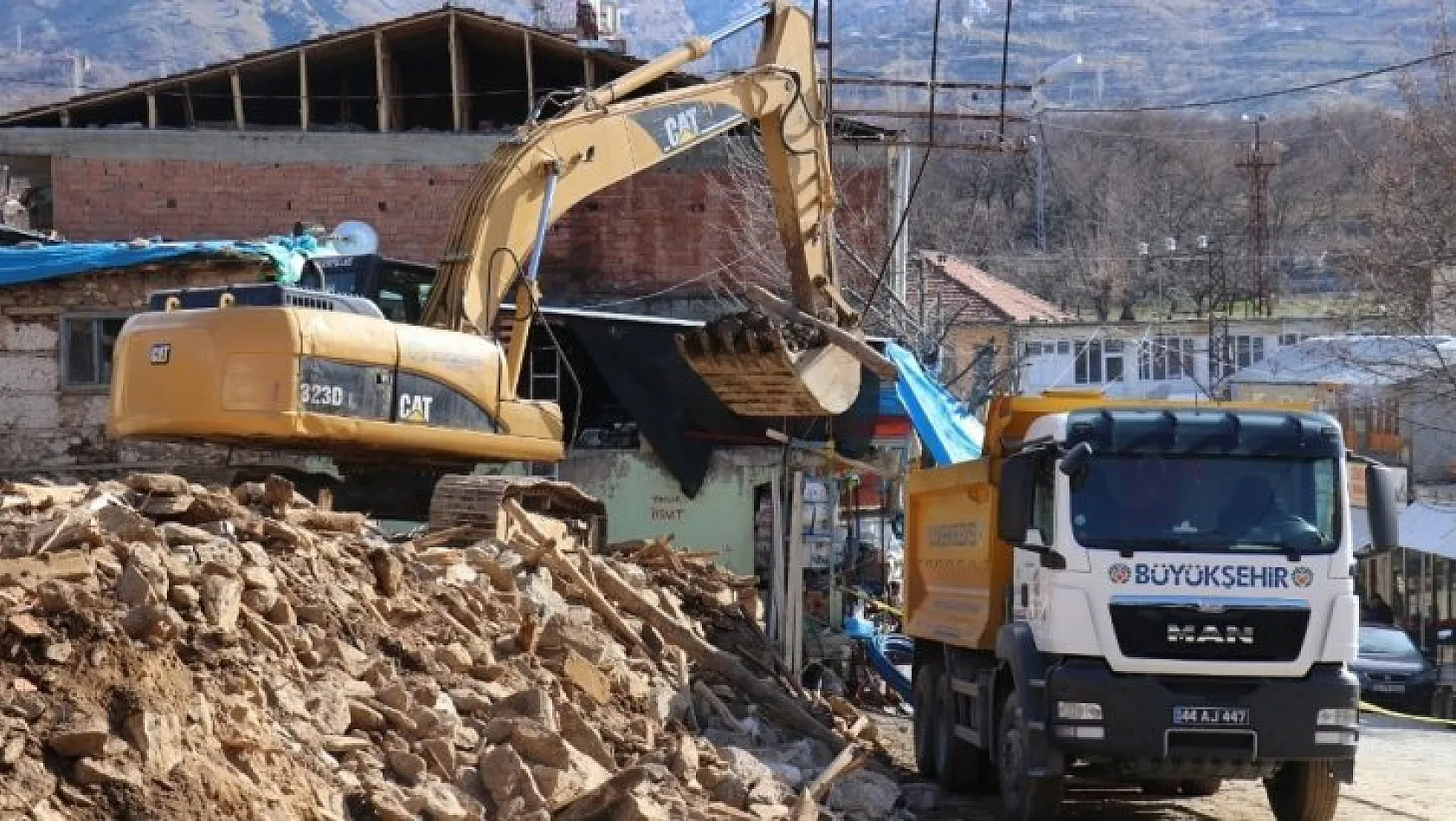 Malatya'da acil yıkılacak 20 bina