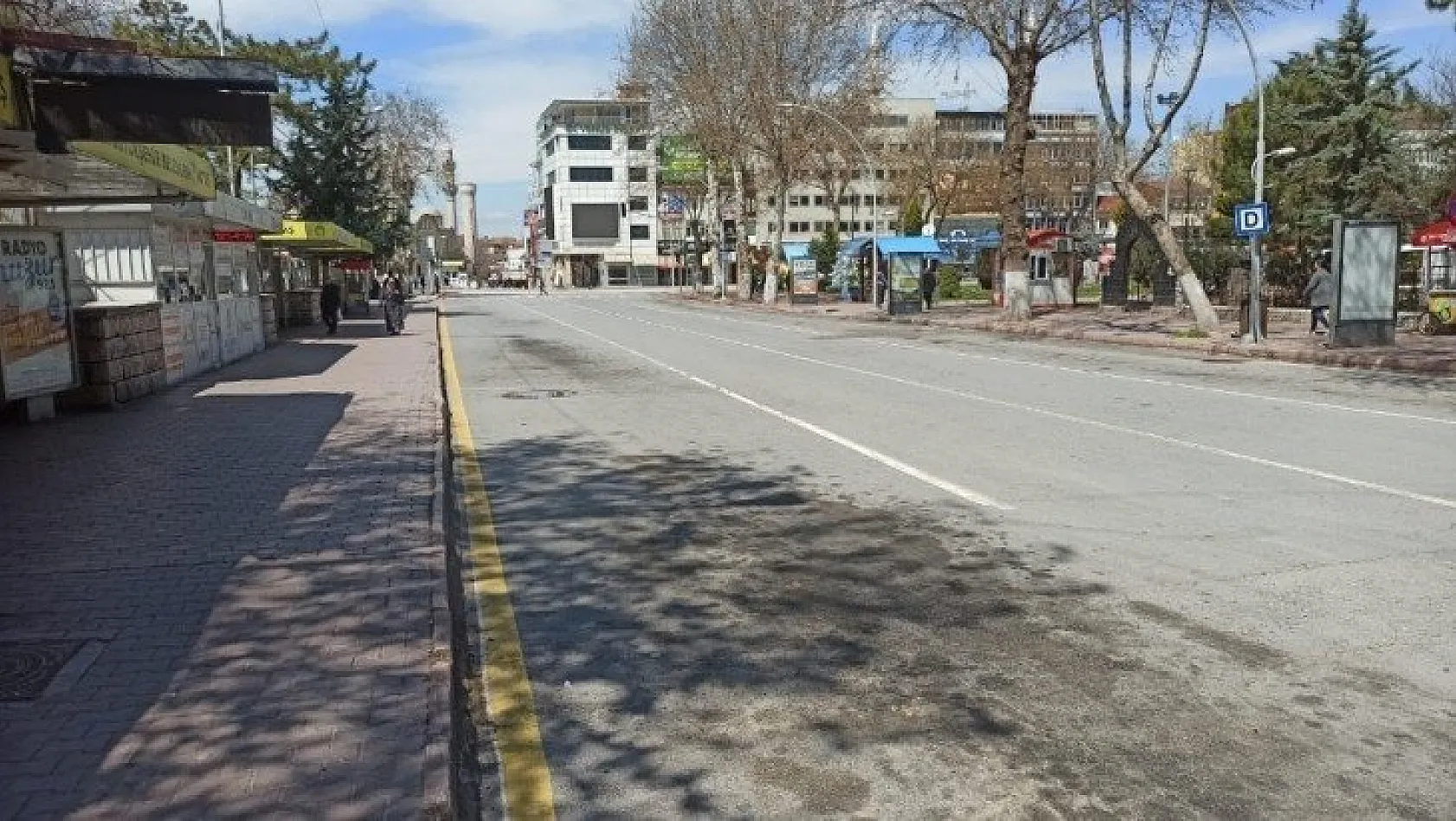Malatya'da ana caddeler boş kaldı