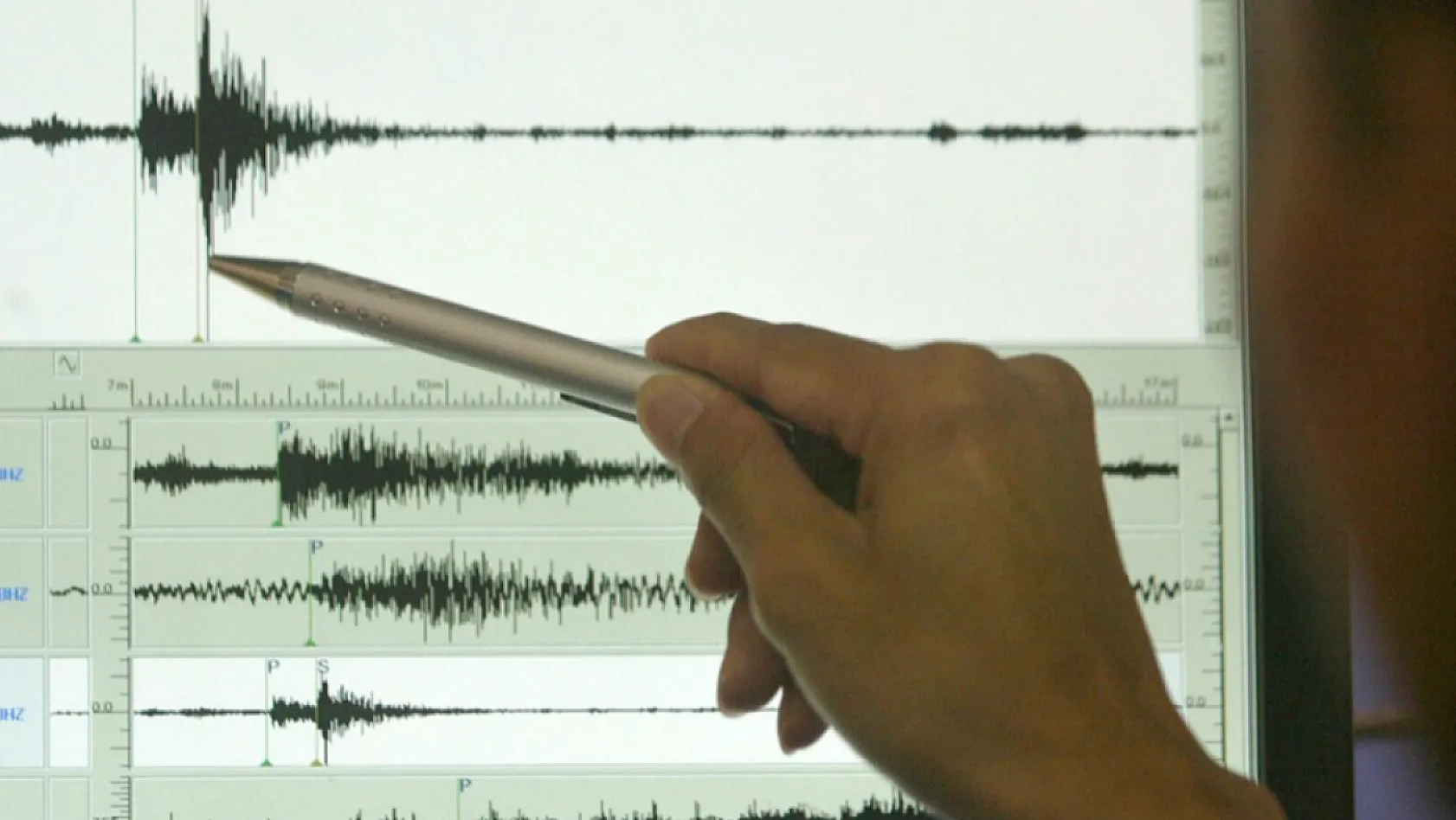 Uzman isimden sert eleştiri! 'Açıklamalar depremlerden daha tehlikeli'