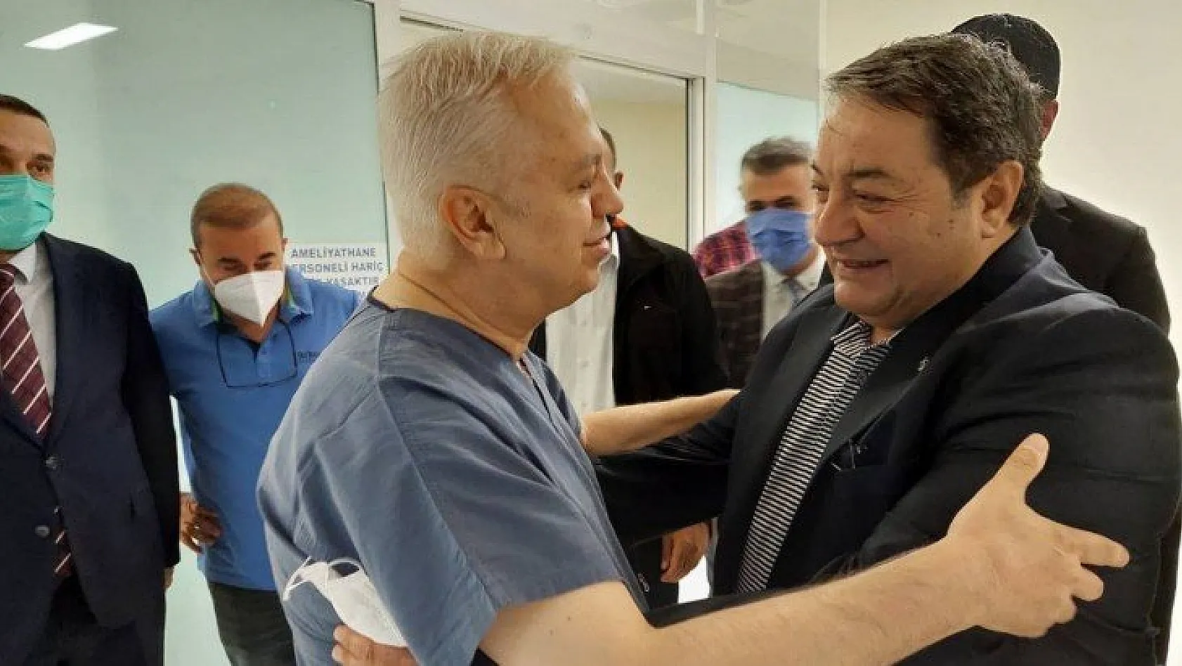 Fendoğlu'ndan Karaciğer Nakil Enstitüsü'ne övgüler