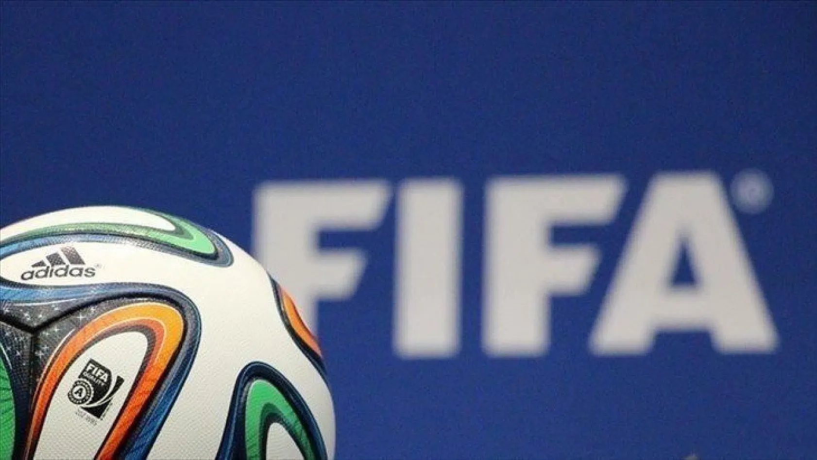 FIFA: Futbolcu sözleşmeleri ligler bitene kadar geçerli