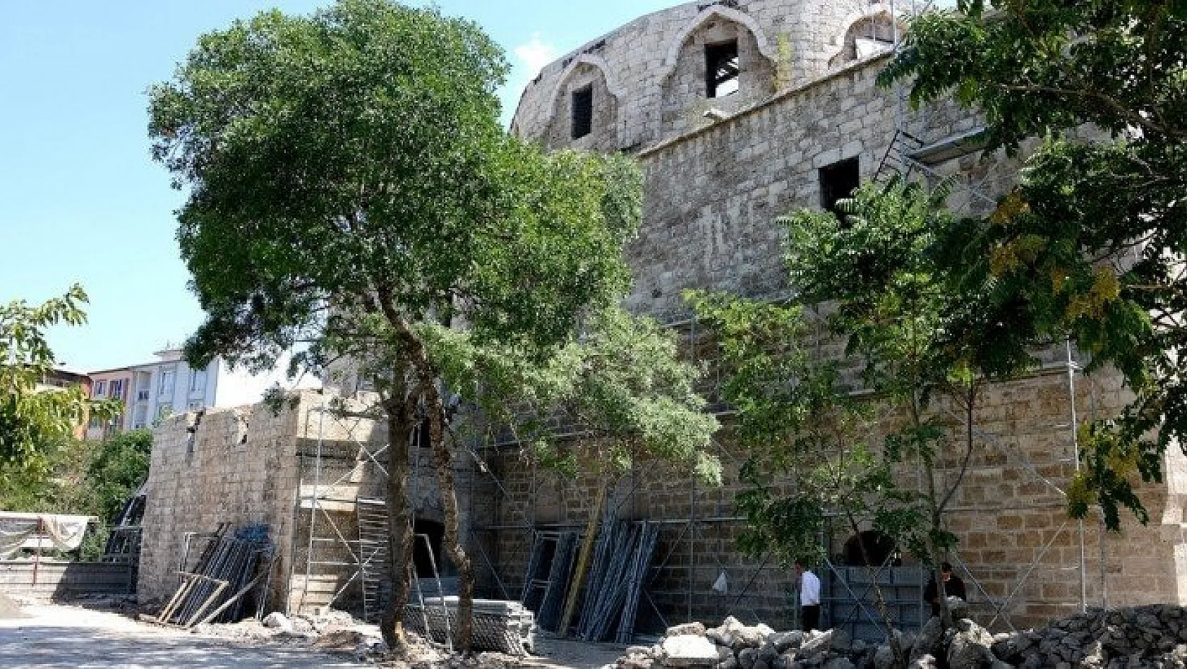Tarihi kilise onarılıyor