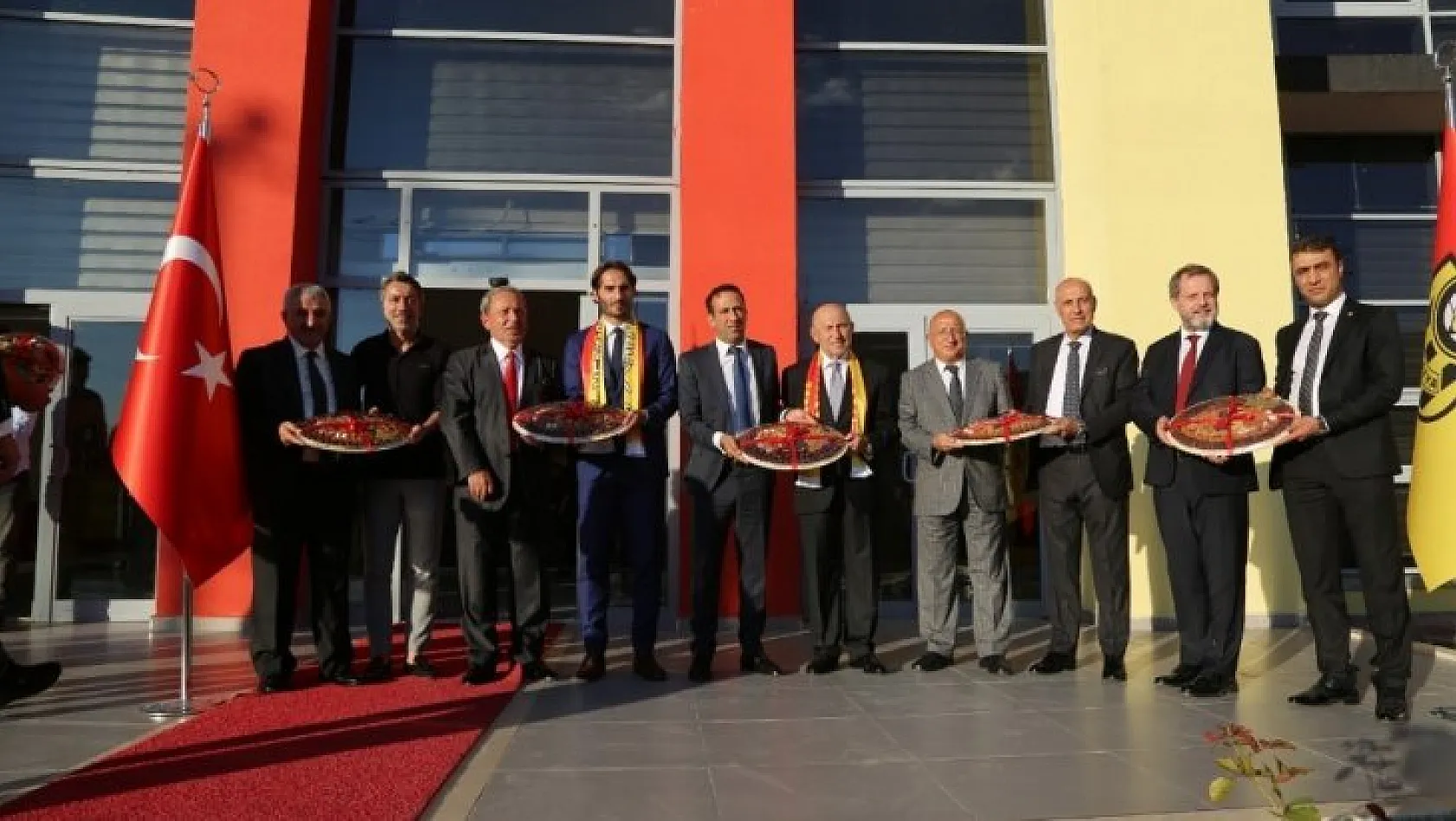 TFF Başkanı Özdemir'den Yeni Malatyaspor'da ziyaret