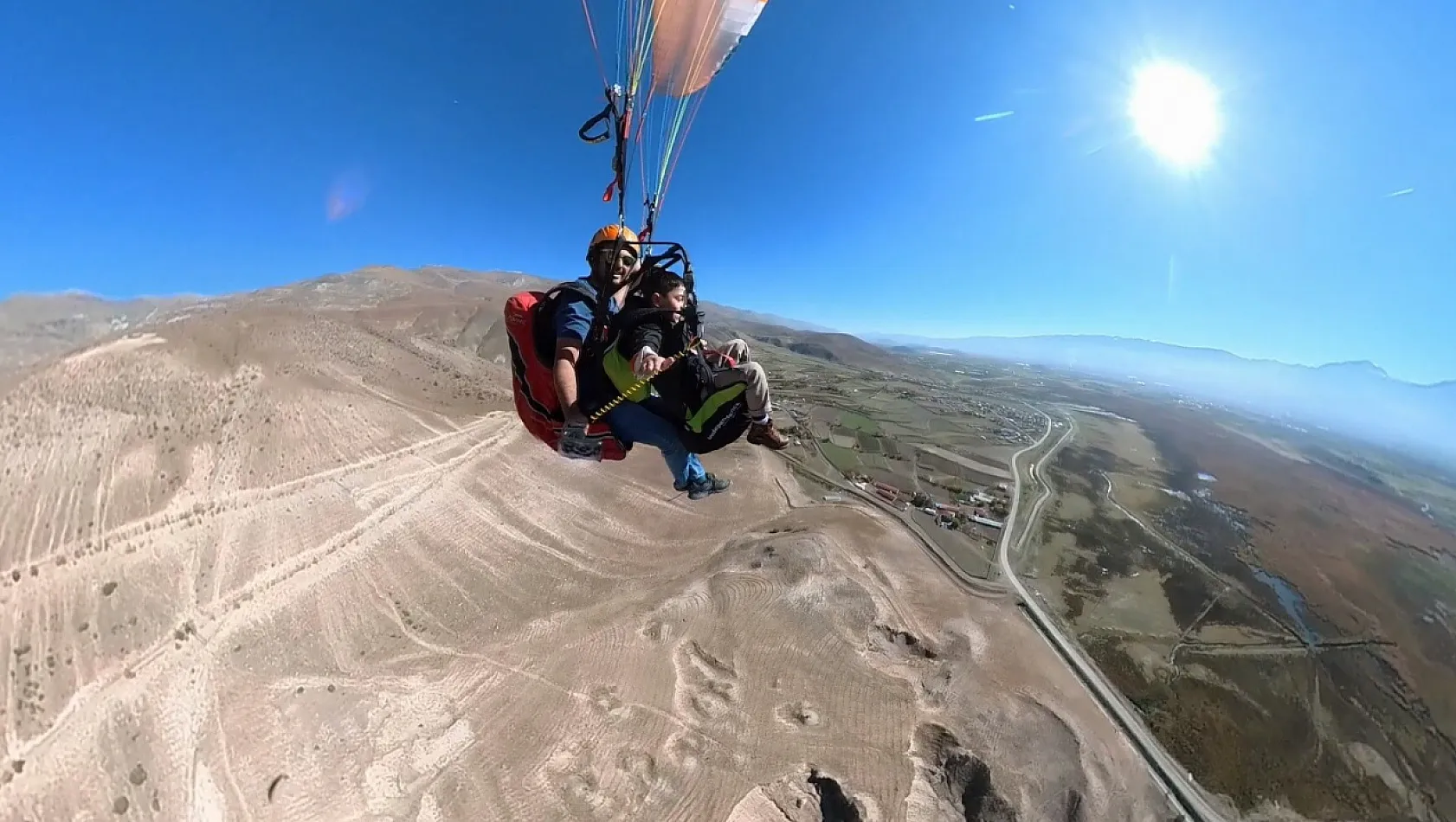 Adrenalin dolu yamaç paraşütü deneyimi
