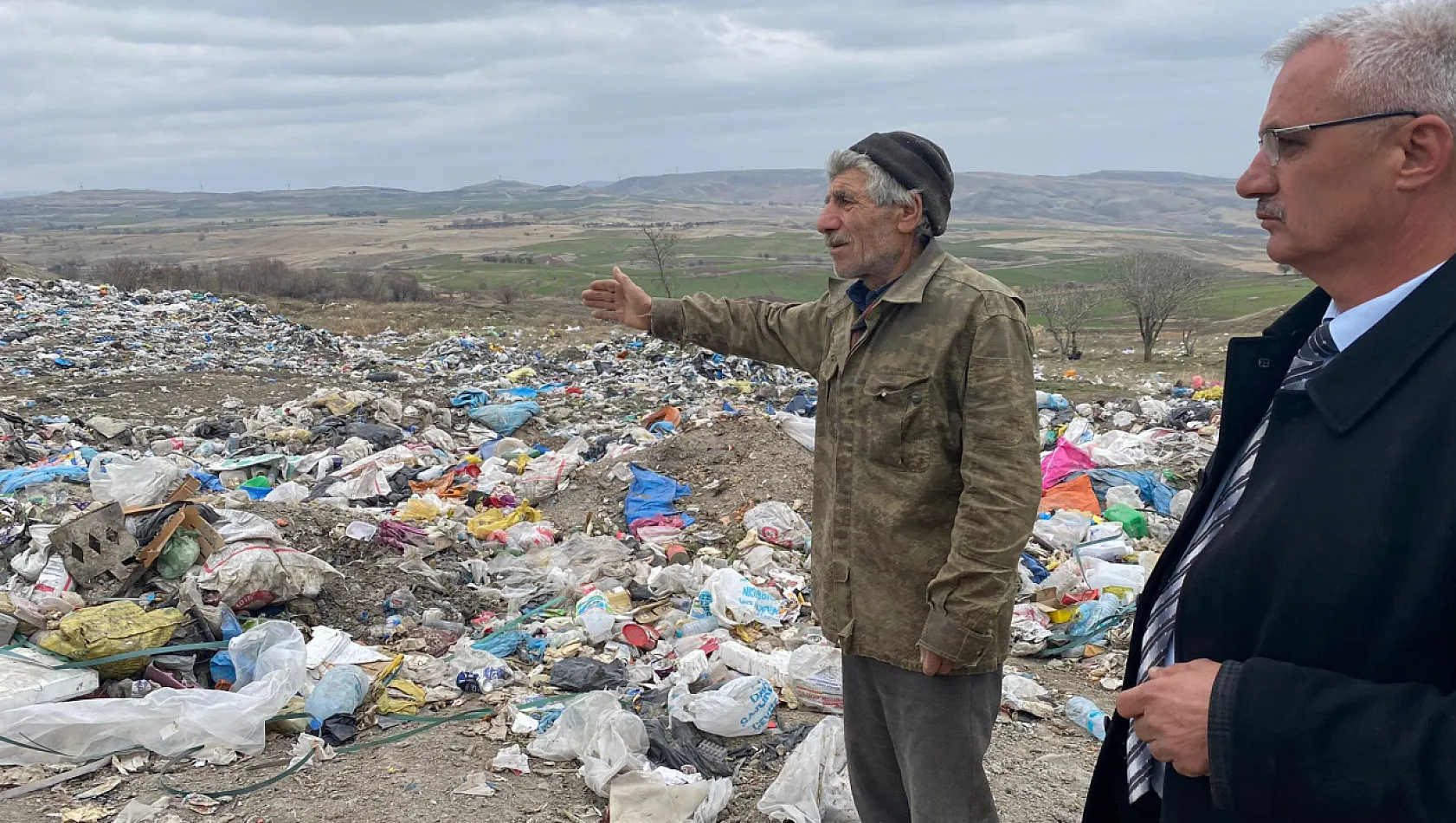 Malatya'da Çöp Sorunu: Tonlarca Çöp Mahalleye Döküldü!
