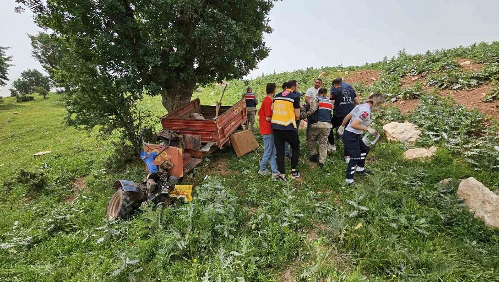 Siirt'te tarım aracı devrildi: 1 yaralı