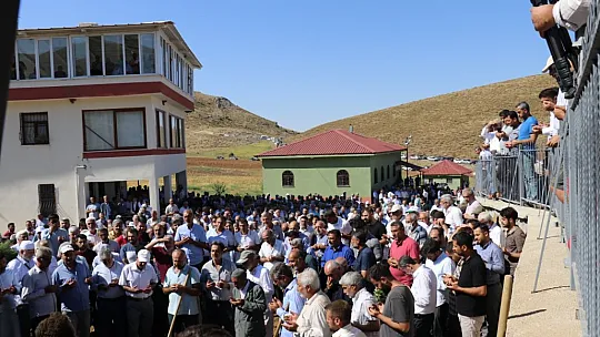 Ramazan Keskin Hoca son yolculuğuna dualarla uğurlandı