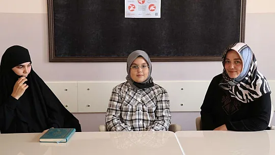 Şehrin en küçük kız hafızları