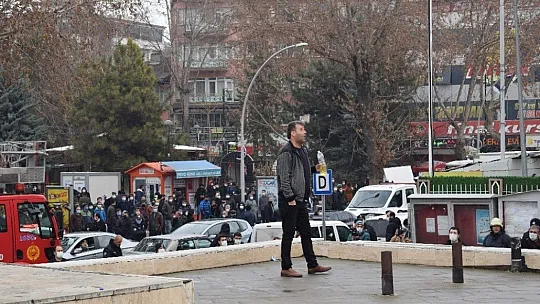 Kendini yakmaya çalıştı