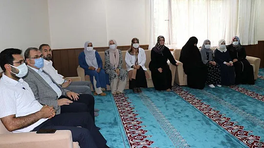 Şehrin en küçük kız hafızları