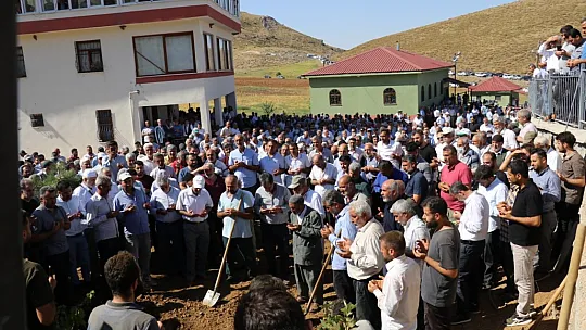 Ramazan Keskin Hoca son yolculuğuna dualarla uğurlandı