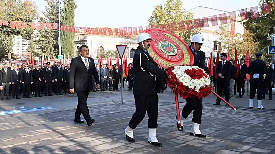 Atatürk, ölümünün 85'inci yılında anıldı