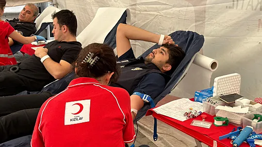 100'üncü yıla özel 100 kan bağışı