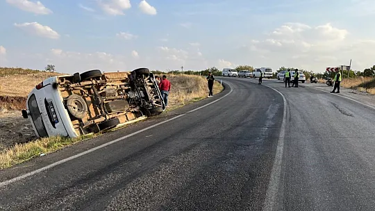Tarım işçilerini taşıyan minibüs devrildi
