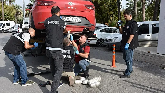 Tampona gizlenmiş esrar ele geçirildi