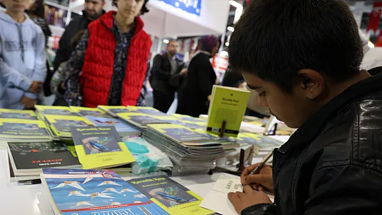13 yaşında kitap yazdı