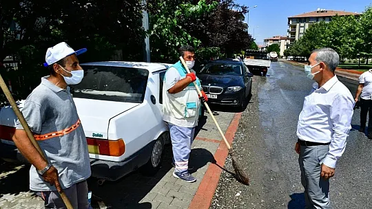 Temizlik çalışmalarını inceledi