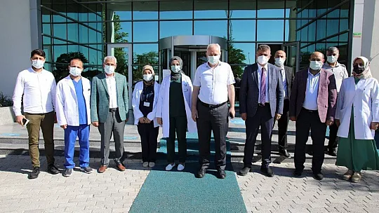 Hemşireleri kutladı
