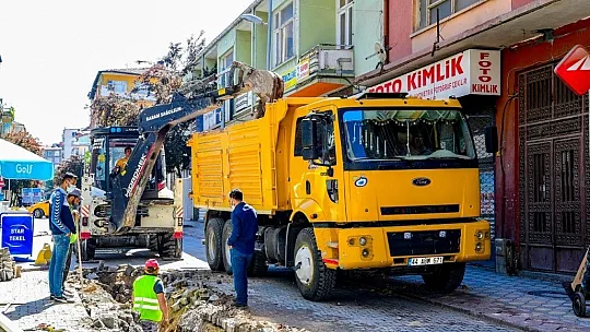 Altyapı çalışmalarını inceledi